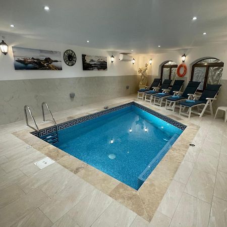 לינה וארוחת בוקר ויקטוריה Alina Boutique Living מראה חיצוני תמונה