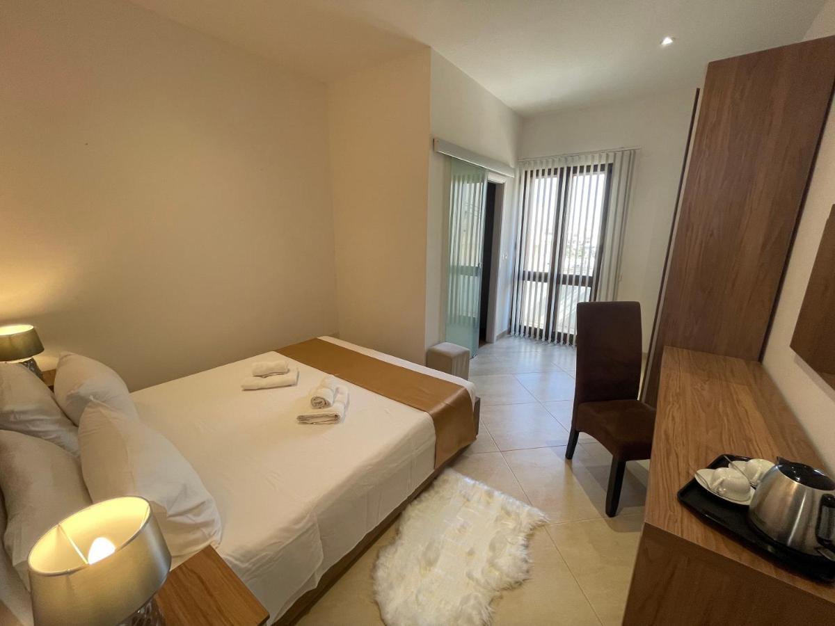 לינה וארוחת בוקר ויקטוריה Alina Boutique Living מראה חיצוני תמונה