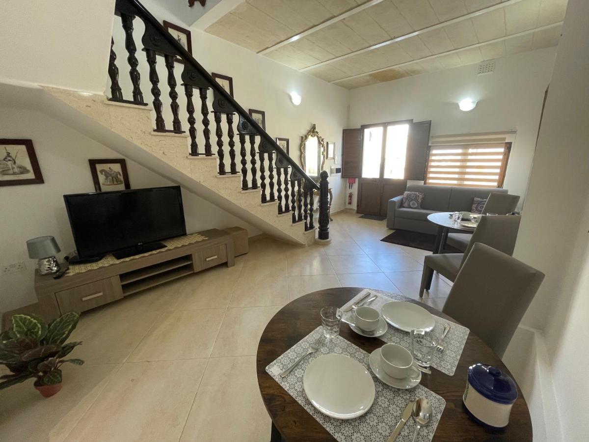 לינה וארוחת בוקר ויקטוריה Alina Boutique Living מראה חיצוני תמונה