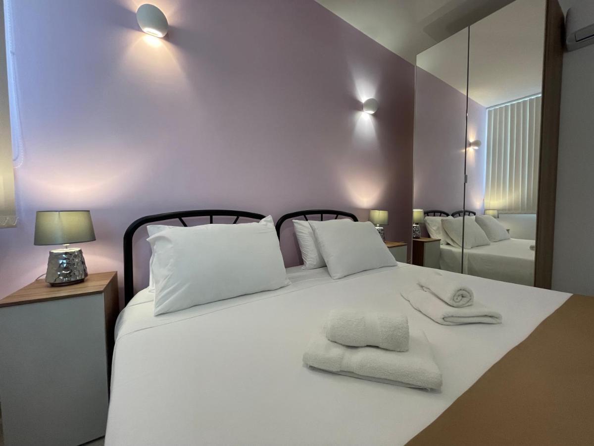 לינה וארוחת בוקר ויקטוריה Alina Boutique Living מראה חיצוני תמונה