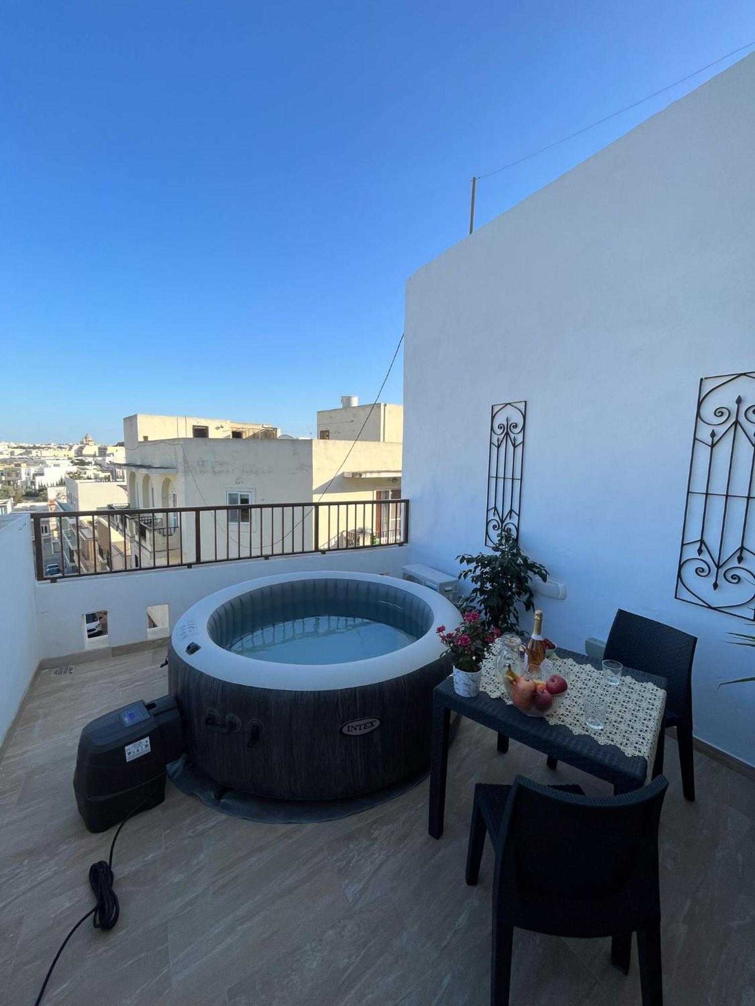 לינה וארוחת בוקר ויקטוריה Alina Boutique Living מראה חיצוני תמונה